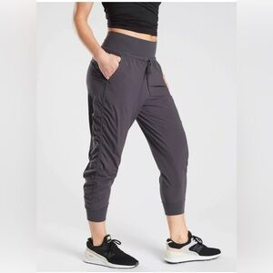 NWOT Athleta Attitude Crop